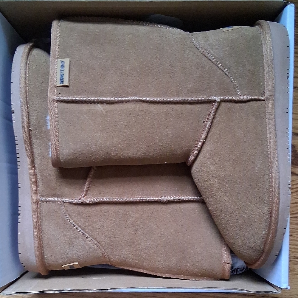 Minnetonka Olympia Boot